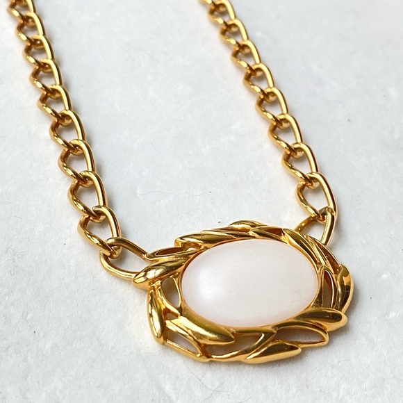 Vintage Monet Gold Tone Chunky Chain Necklace with White Cabochon Pendant - Picture 3 of 6